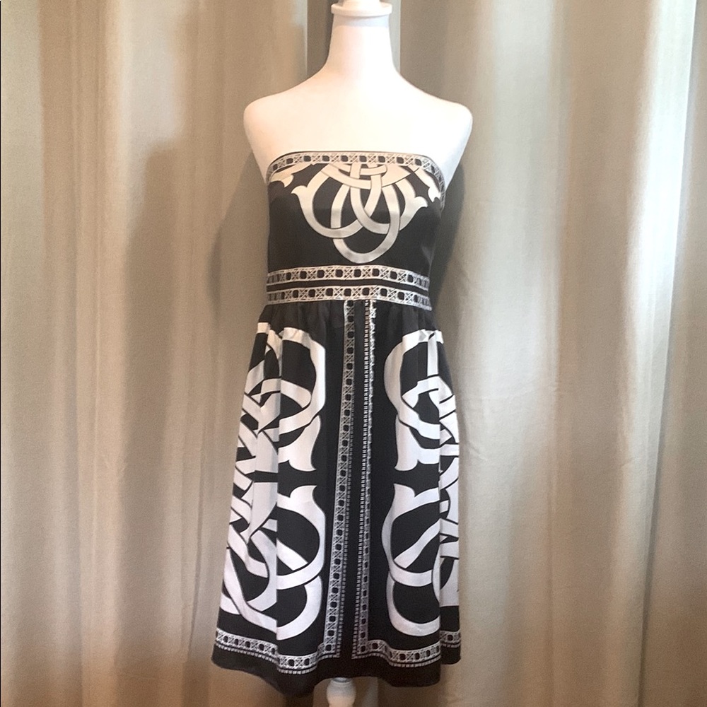 NWOT - White House Back Market Black and White Strapless Dress Size 12